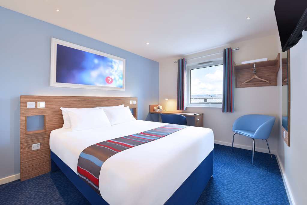 Travelodge Leeds Colton Гарфорт Номер фото